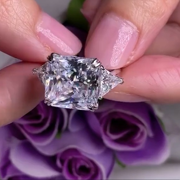 8ct Princess Cut Ring - Picture 6 of 13